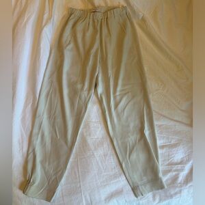 Cream colored Aritzia cropped dressy pants